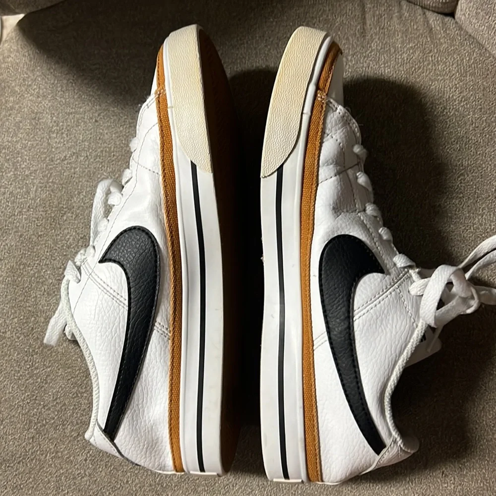 Universal Nike - Picture 2 of 6
